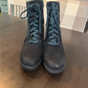 Sorel Black and Teal Lace-Up Women's Boots